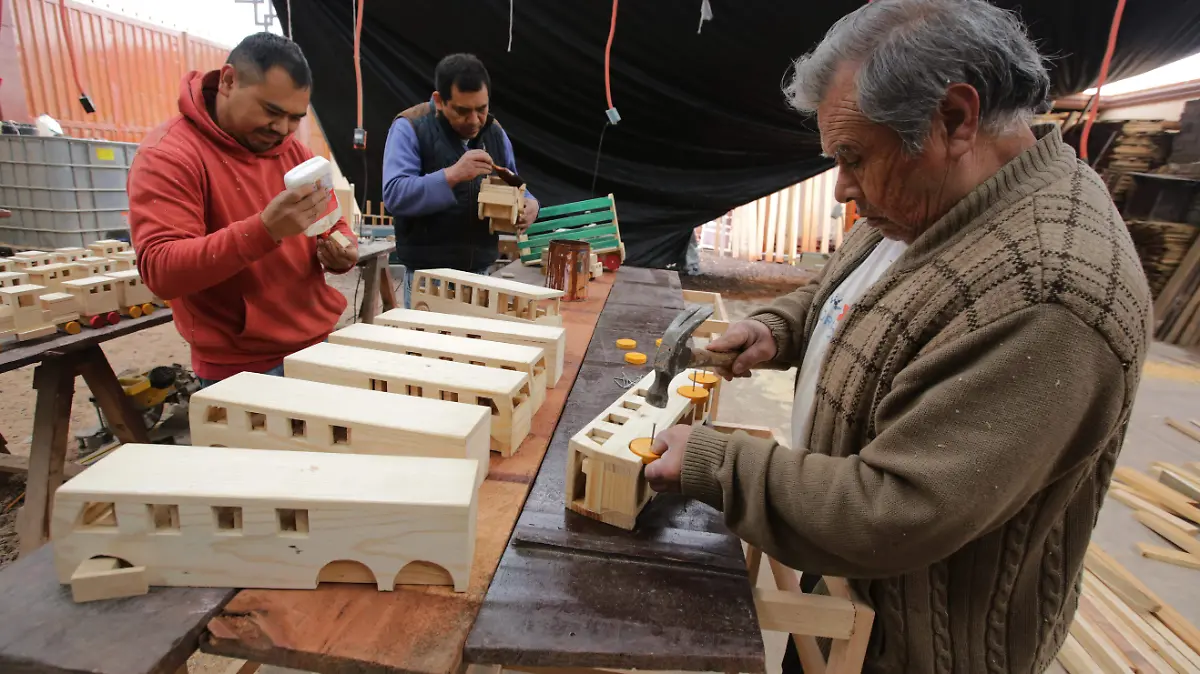 Conoce la fábrica de los Reyes Magos en Tlatlauquitepec